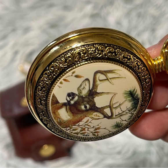 THE FRANKLIN MINT BUCK GOLD PLATED QUARTZ POCKET WATCH - Picture 8 of 12